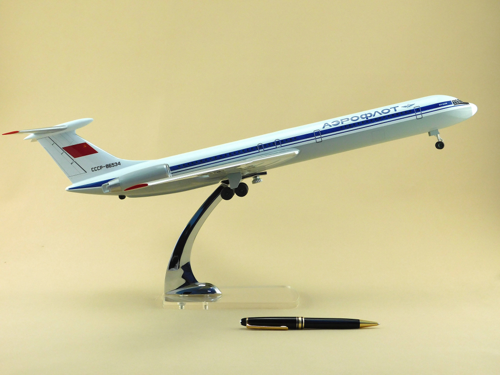 Модель самолета Ил-62М (М1:100, Аэрофлот СССР-86534, с шасси)