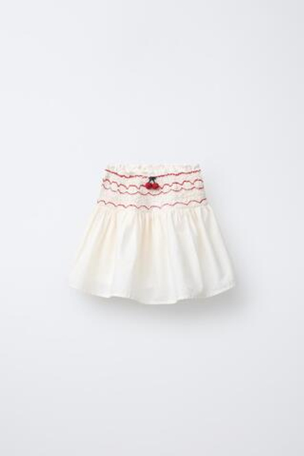 ZARA ЮБКА-ШОРТЫ С ВЫШИВКОЙ И ДЕТАЛЬЮ «ВИШНЯ», ЭКРЮ/КРАСНЫЙ