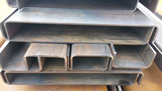 Швеллер гнутый 120х60х4 1м. погонный (водосток)