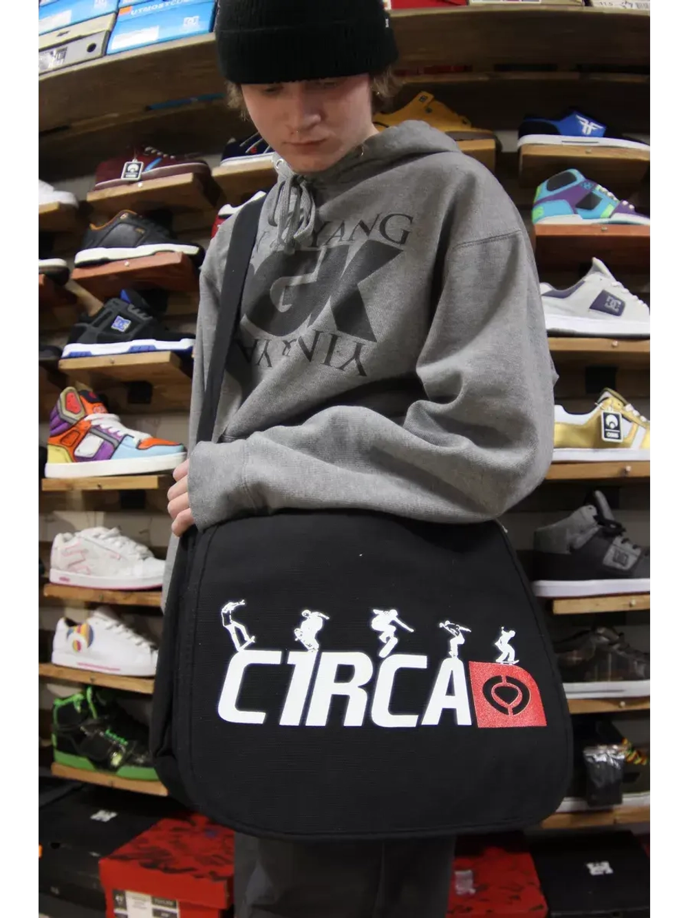 Сумка через плечо от Savitar Shoes Company