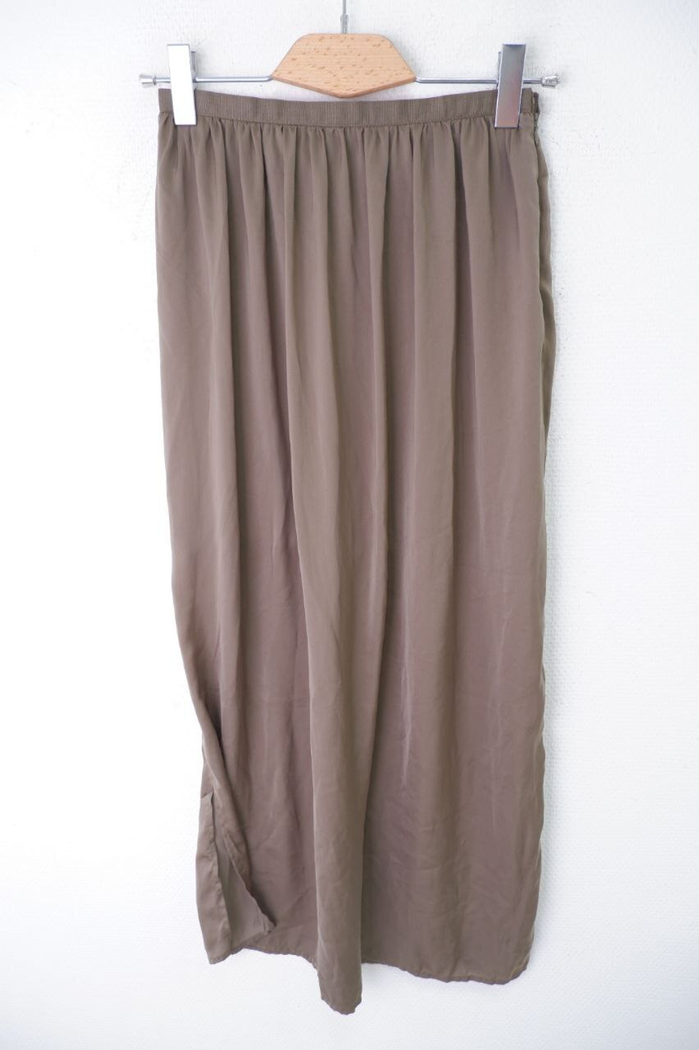 Юбка лаконичная 40-42 размер