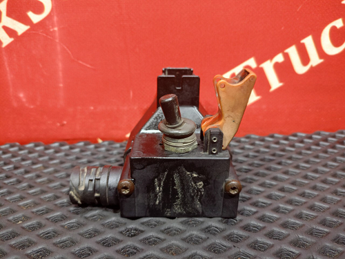 Выключатель массы