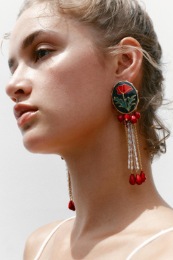 ZARA СЕРЬГИ-ПУСЕТЫ С ЦВЕТОЧНЫМ БИСЕРОМ, ЗОЛОТИСТЫЙ