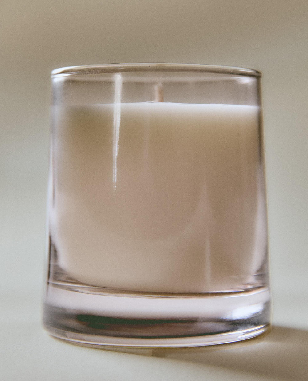 Zara Home - Ароматическая свеча fleur de v tiver, 180 г