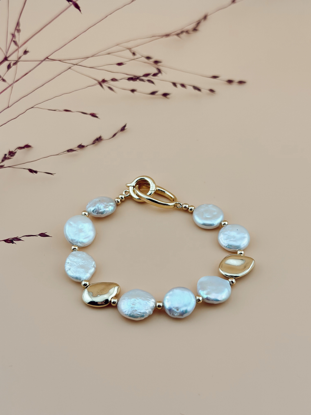 Браслет с плоским жемчугом