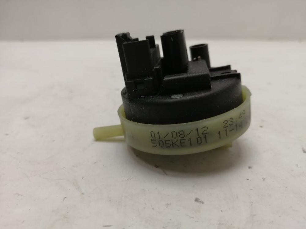 IWSE6125 кт120 Датчик уровня воды для стиральной машины Indesit 16002679000 б/у