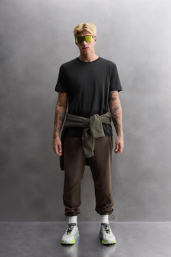 ZARA БРЮКИ ИЗ ВЫСОКОТЕХНОЛОГИЧНОЙ ТКАНИ, КОРИЧНЕВЫЙ