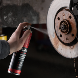 Очиститель тормозов LAVR крупным планом