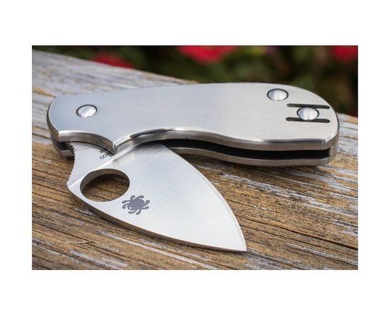 Складной нож Spyderco Squeak 154TIP c клинком из стали Uddeholm Elmax® SuperClean, рукоять титан