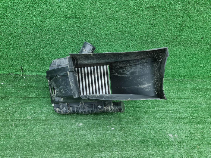 Интеркулер правый Lixiang L7 (2022-н.в.)