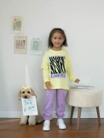 Спортивный костюм для девочки в школу