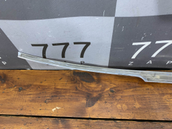 Накладка крышки багажника Mercedes GLS (X166) 19-нв Б/У Оригинал A1677430100