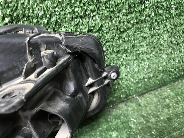 Фара левая Lexus ES 7 (2018-2021) LED