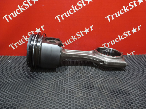 Поршень с шатуном 2024г