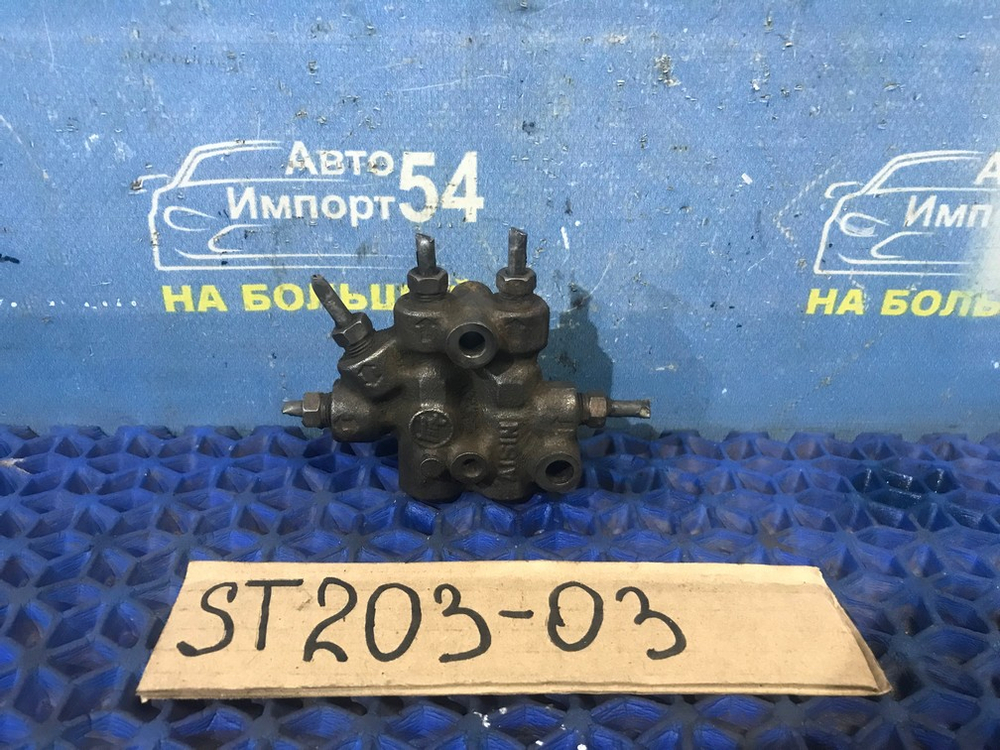 Распределитель тормозной TOYOTA CORONA EXIV 1996