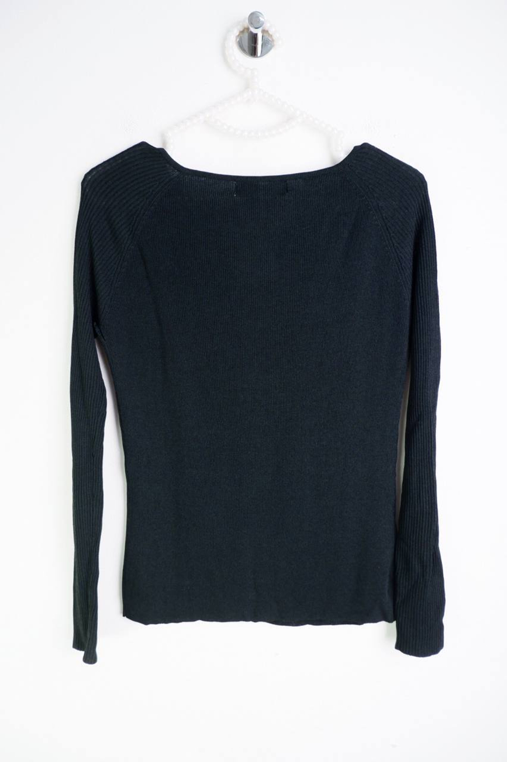 Джемпер с блестящей ниточкой, визуально на 42 размер