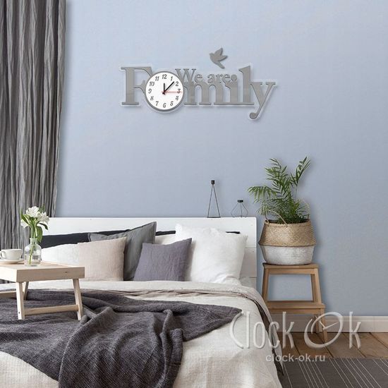 Настенные часы We are family