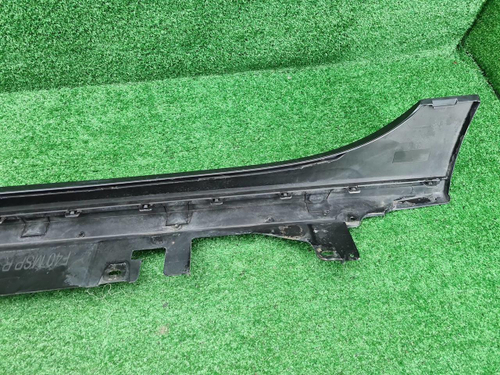 Накладка порога правая BMW 1er F40 (19-нв) M-paket