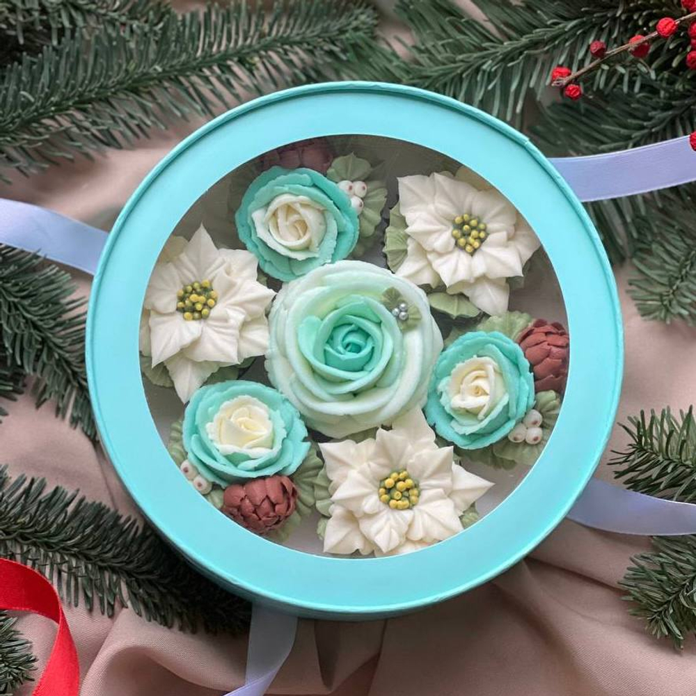 Букет из 7 капкейков “Изумрудная зима”