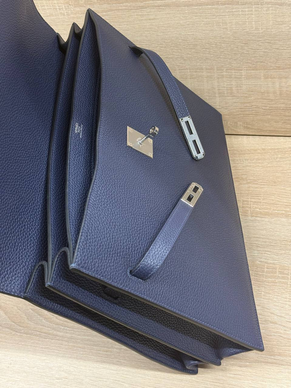 Портфель Hermes