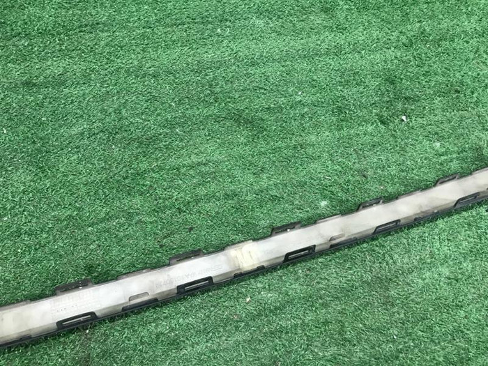 Молдинг заднего бампера Bentley Bentayga (2015-2020)