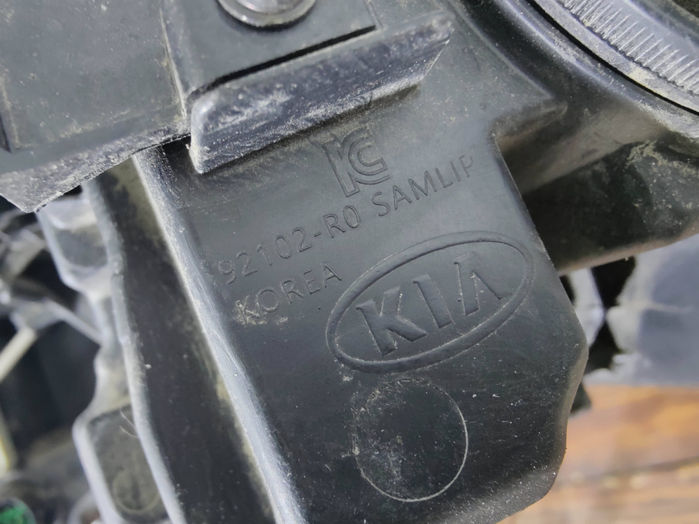 Фара правая LЕD Kia Carnival 4 (KA4) 20-нв Б/У Оригинал 92102R0200