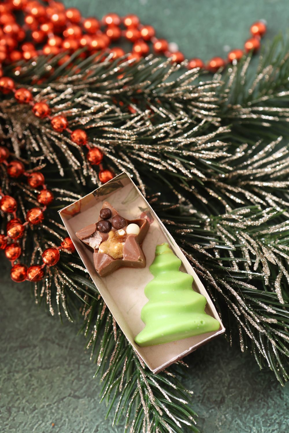 Брендированная лодочка для сладостей во флоупаке