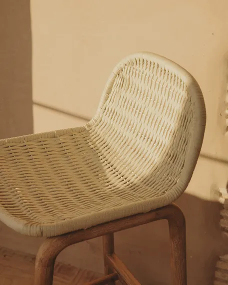 Уличный барный стул Alipa из акации и веревки цвета экрю, 75 см