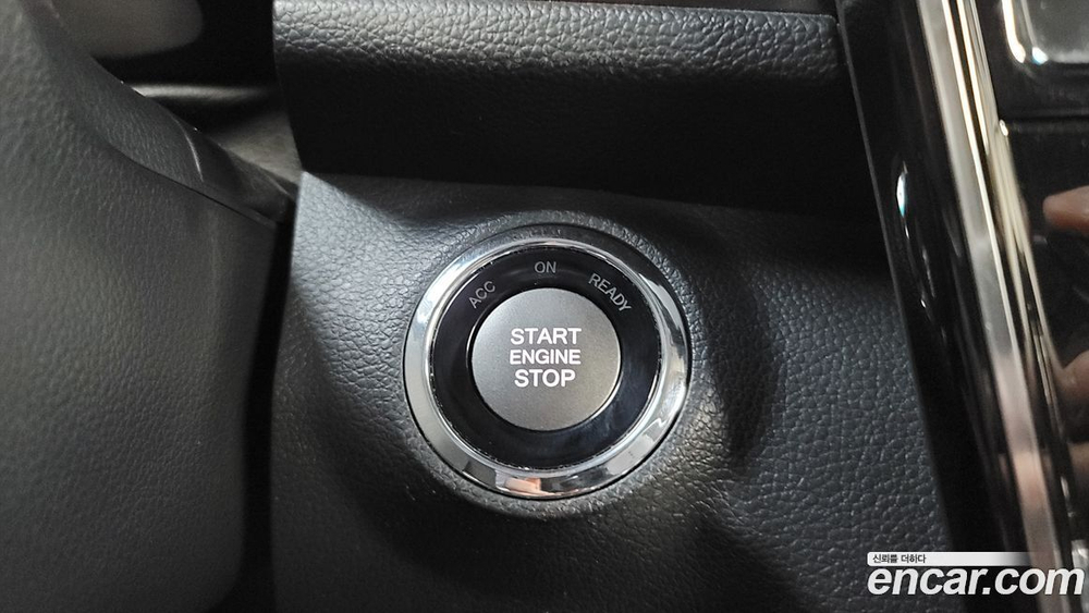 KG Mobility (Ssangyong) Very New Tivoli Бензин 1.5 2WD (01.2020)
