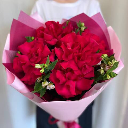 Букет «Адамов сад» с вывернутой ароматной розой и альстромерией (сб 8)