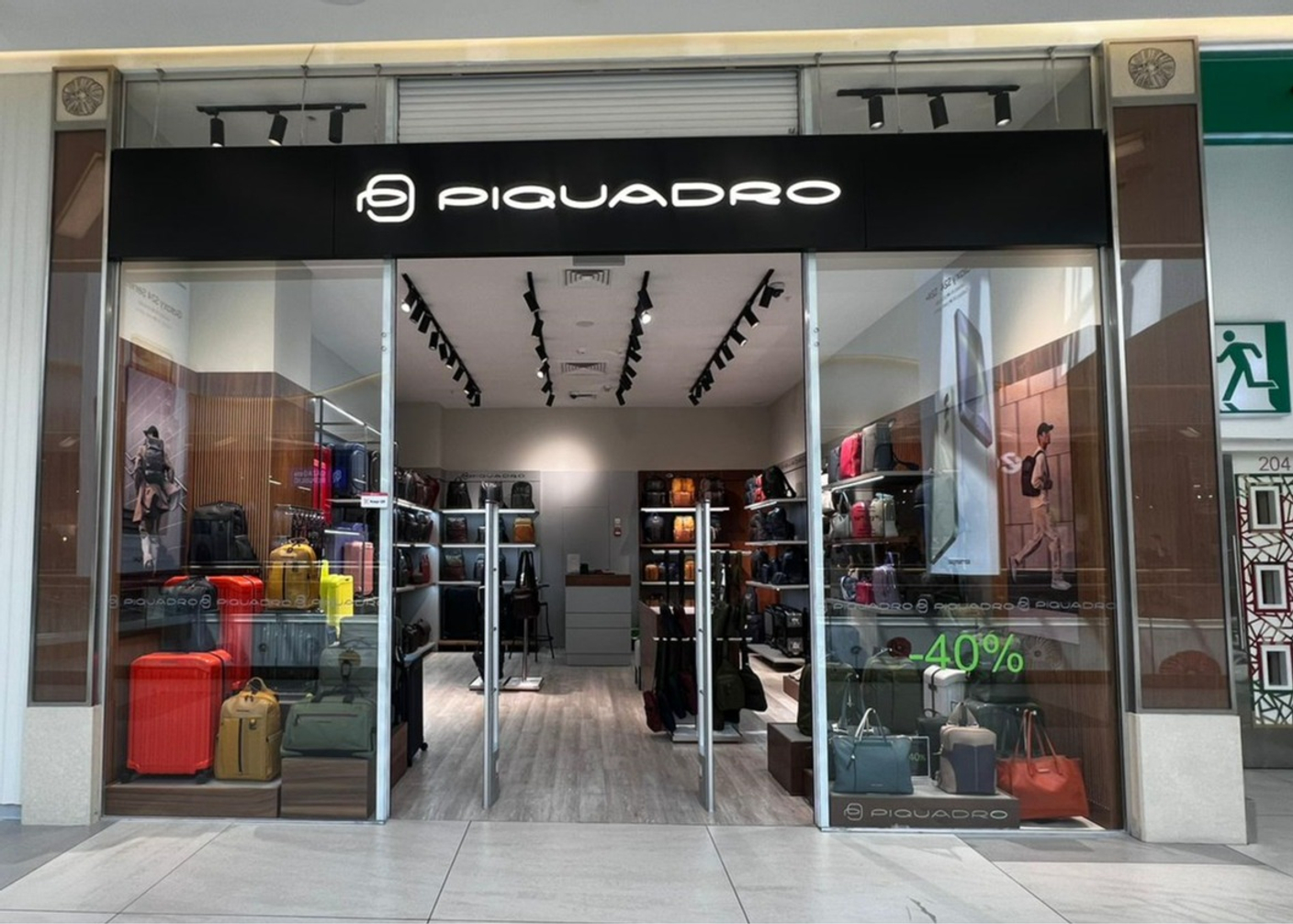 М: PIQUADRO ТРЦ "Mega Center Alma-Ata"