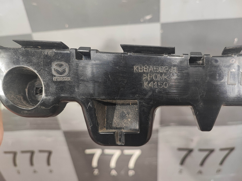 Кронштейн заднего бампера левый Mazda CX-5 2 (KF) 17-нв Б/У Оригинал KB8A502J1