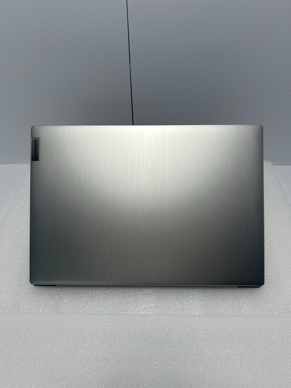 Ноутбук Lenovo IdeaPad 3 15ARE05 (81W4003ARK) 15.6"/AMD Ryzen 3 4300U/RAM 8GB/SSD 128GB/AMD Radeon Graphics/1920*1080/IPS/Windows 11/Подсветка кл-ры: нет/серебристый. Состояние: B1