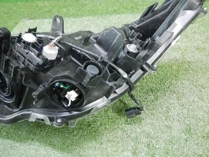 Битая Фара правая Toyota RAV4 5 XA50 (2018-н.в.) LED