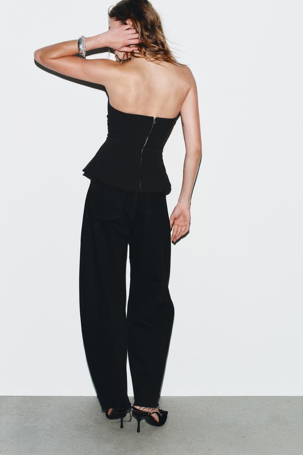 ZARA ТОП БЕЗ БРЕТЕЛЕЙ СО СТРАЗАМИ, ЧЕРНЫЙ