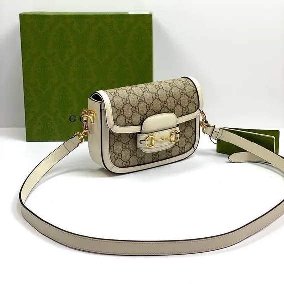 Мини-сумка Gucci Horsebit 1955 бежевый