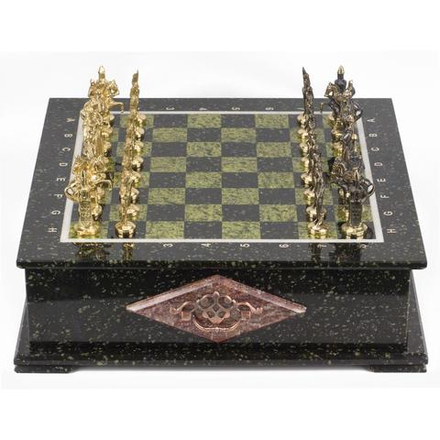 Шахматный ларец фигуры "Русские" змеевик 420х420х130 мм 30 кг R 118078