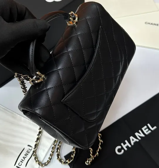 Стеганая сумка Chanel classic flap с ручкой, черный
