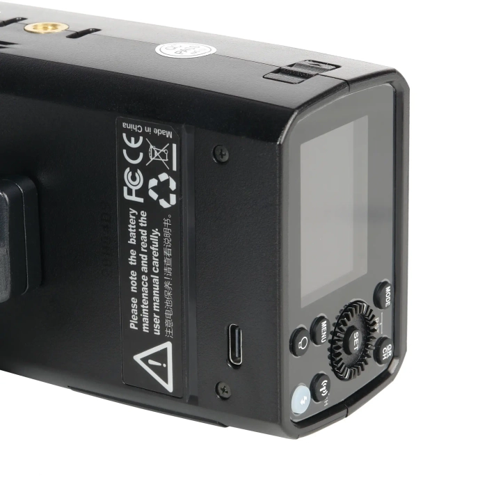 Вспышка аккумуляторная Godox Witstro AD200Pro (со шторками BD-07)