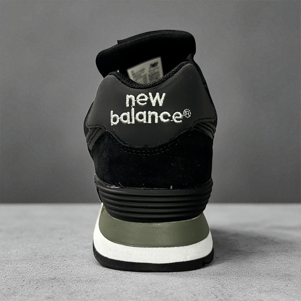 New Balance 574 • Black