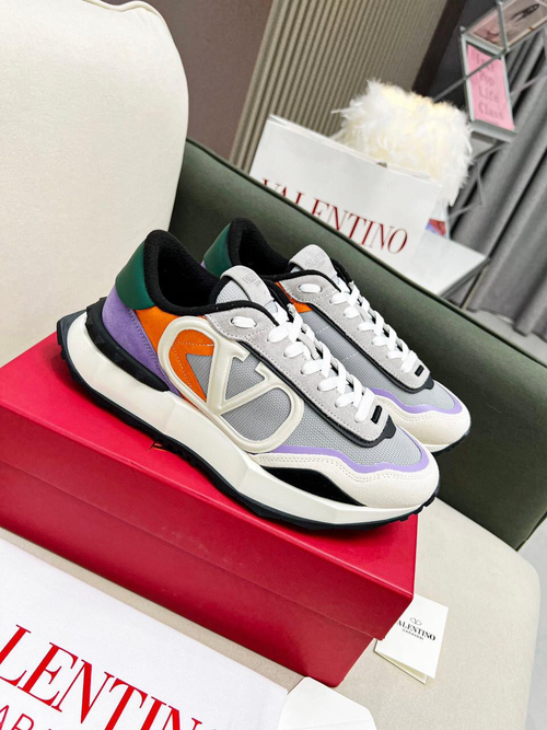 Кроссовки Valentino