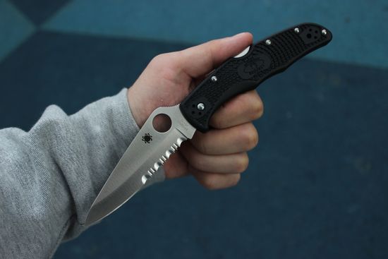 Складной нож Spyderco Endura C10PSBK c клинком из стали VG-10, рукоять FRN