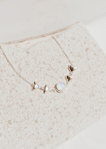 Колье «Фазы луны» с лунным камнем