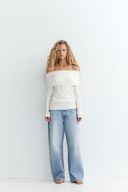 ZARA МЯГКИЙ ТОП БЕЗ БРЕТЕЛЕЙ СО СБОРКОЙ, ЖЕЛТОВАТО-БЕЛЫЙ