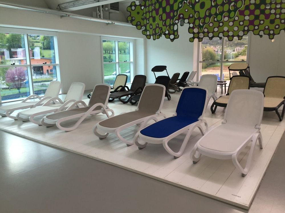 Шезлонг-лежак пластиковый Nardi Omega, белый, тортора