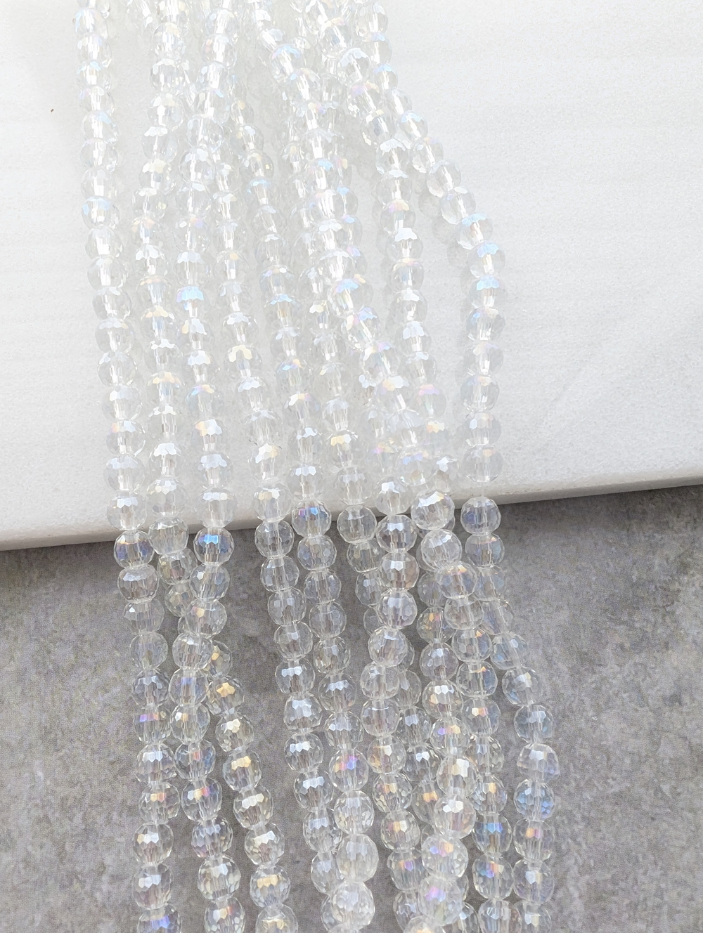 Бусины стеклянные шар в 6мм, прозрачный с переливом