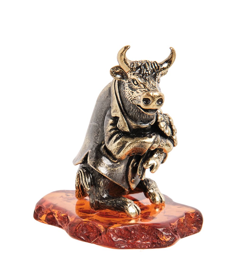 AM- 965 Фигурка «Бык с букетом» (латунь, янтарь)