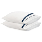 Набор из двух наволочек из сатина белого цвета с темно-синим кантом из коллекции essential, 50х70 см
