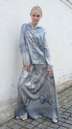 Костюм "Гжель" (блуза и юбка), коллекция "Сны белого камня", по мотивам белокаменной резьбы домонгольских соборов Владимирской земли