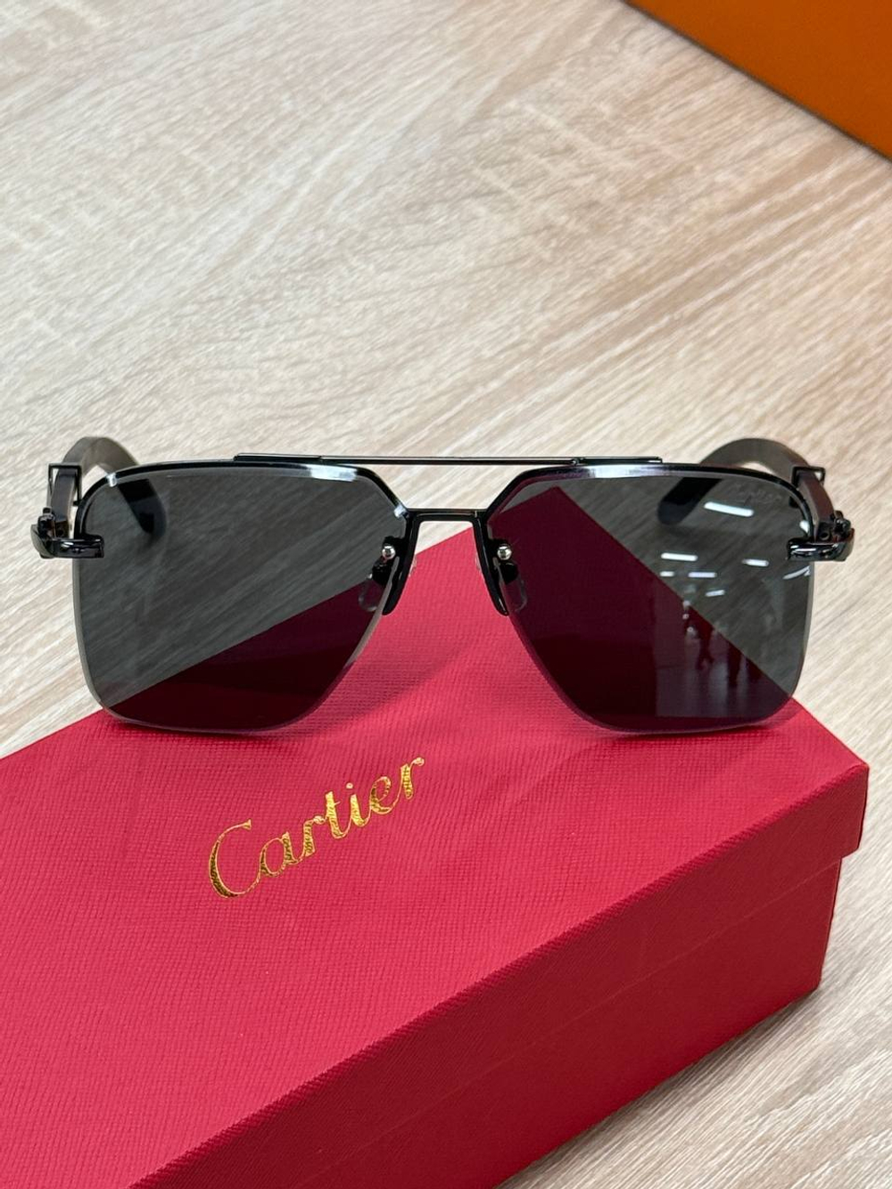 Солнцезащитные очки Cartier